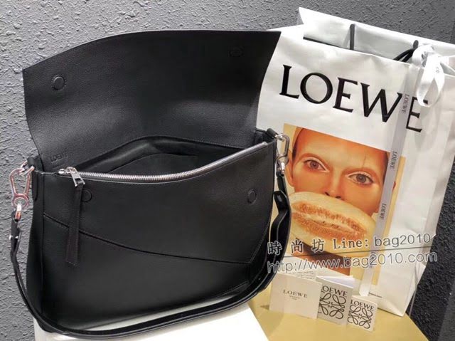 LOEWE新款包包 羅意威男士單肩斜挎郵差包 11359  tcl1377